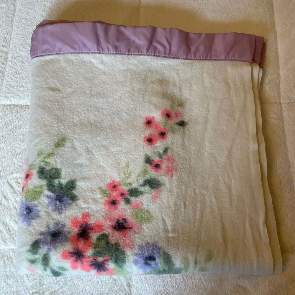 Vtg Chatham Blanket Lavender Satin Trim Floral Twin Full Size Acrylic 68x88